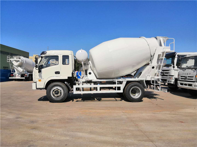 跃进牌混凝土搅拌运输车