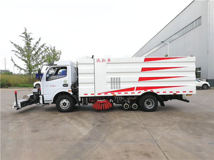 东风福瑞卡8方洗扫车