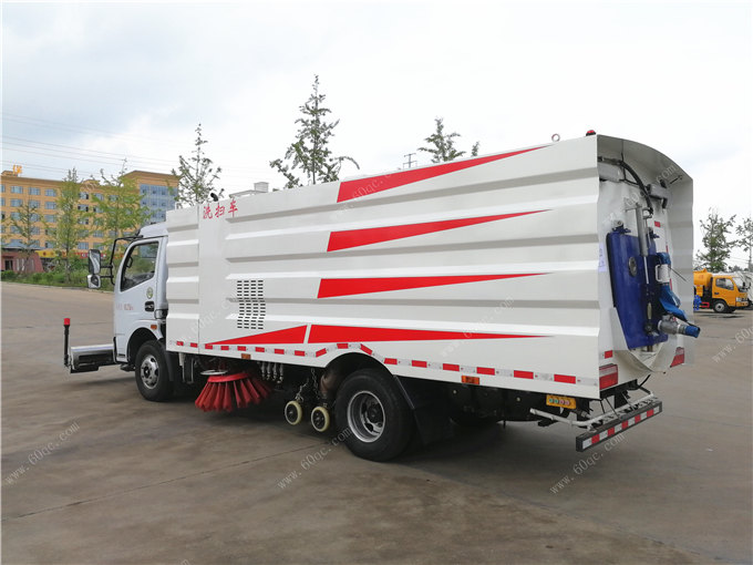 东风福瑞卡8方洗扫车