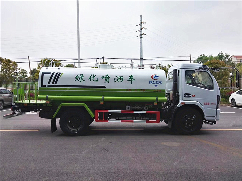 东风福瑞卡国六洒水车