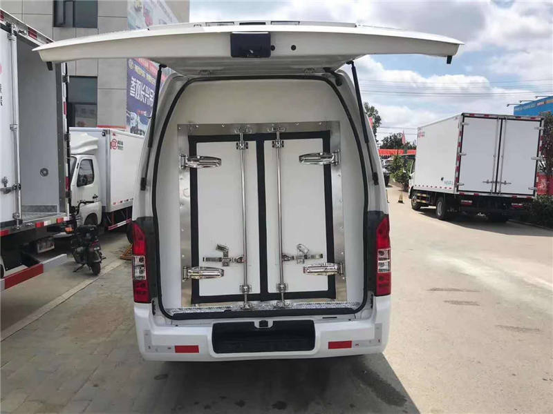 福田G7国六面包冷藏车